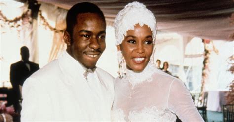 Whitney Houston's Wedding Dress, Personal Items to Be Auctioned