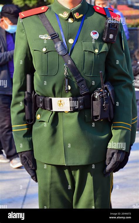 Chinesische uniform -Fotos und -Bildmaterial in hoher Auflösung – Alamy