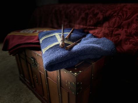 10 Ideas to Create Your Own DIY Harry Potter Decor Bedroom - Classy Mommy