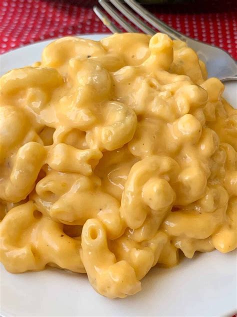 Crock Pot Mac and Cheese {Farmhouse Style} - Plowing Through Life