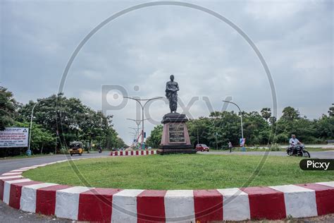 Image of Potti sriramulu statue-RH255667-Picxy