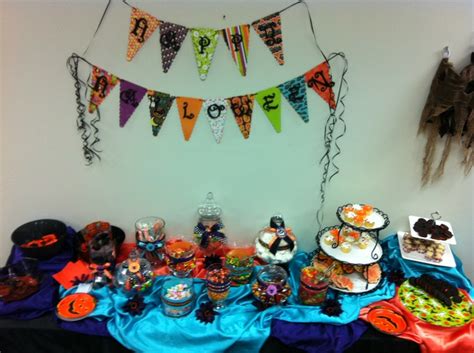 Halloween Candy Bar Buffet | Halloween candy bar, Halloween candy ...