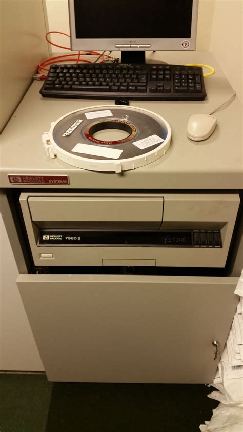 HP 7980S reel magnetic tape backup drive. Stopped being used recently ...