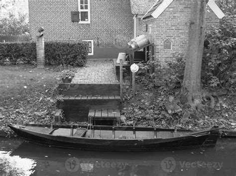 the dutch village Giethoorn 13096836 Stock Photo at Vecteezy