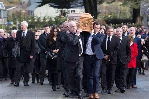 Mourners gather to pay respects at funeral of former Manchester United ...