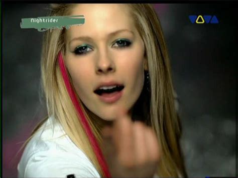 Music Video: Girlfriend - Avril Lavigne Image (1559066) - Fanpop