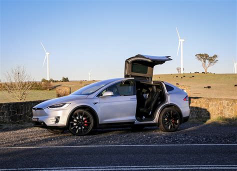 Review: Tesla Model X P100D Is The SUV Spaceship From The Future