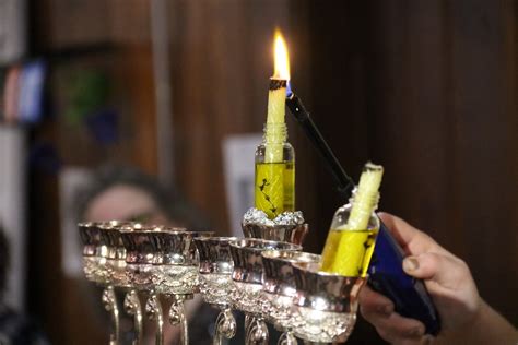 South Philadelphia Shtiebel kicks off Hanukkah - WHYY