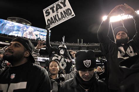 Oakland Raiders fans plead for a stay