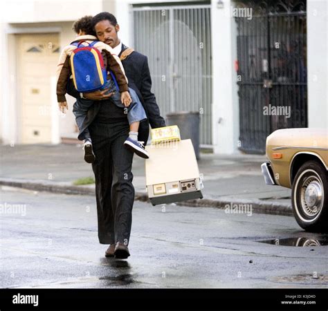 THE PURSUIT OF HAPPYNESS JADEN SMITH, WILL SMITH THE PURSUIT OF HAPPYNESS Date: 2006 Stock Photo ...