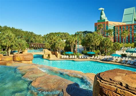 Best Hotels Near Disney World with a Shuttle - Money We Have