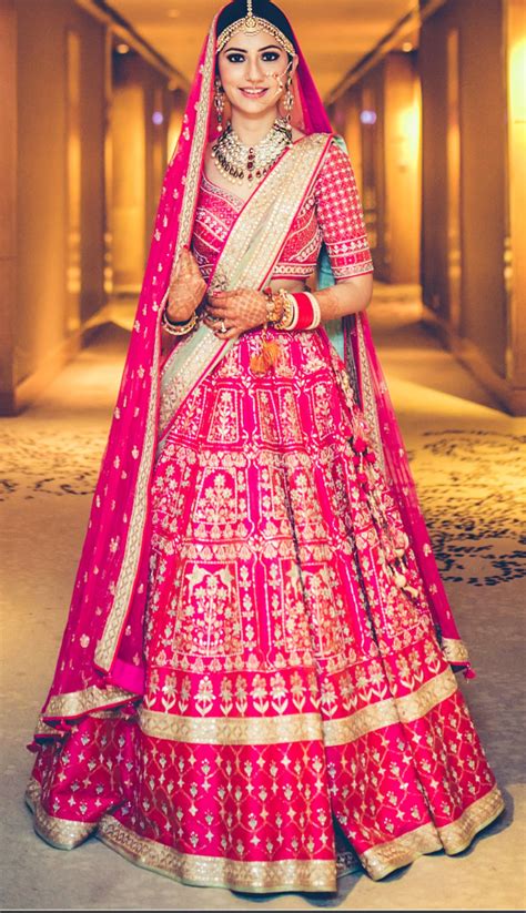 Traditional Indian Wedding Dresses For Bride / Traditional Indian ...