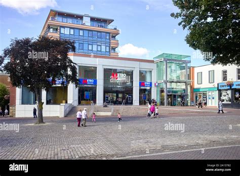 Aylesbury building town centre banks hi-res stock photography and images - Alamy