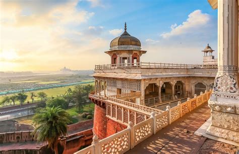 Explore Agra Fort: A Journey Through History