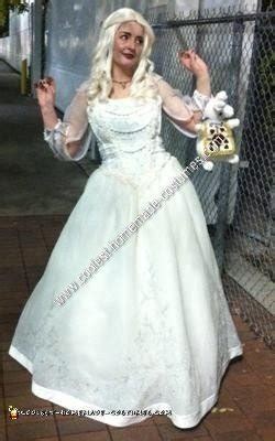 Coolest DIY White Queen Costume from Alice in Wonderland