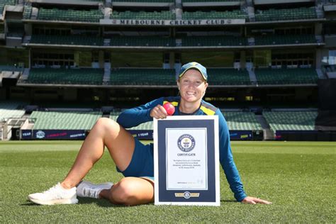 WATCH: Australian wicket-keeper Alyssa Healy's high catch that set a ...