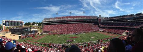 Razorback Stadium - Facts, figures, pictures and more of the Arkansas ...