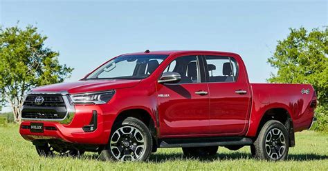 2022 Toyota Hilux Pricing and Specs - Autochat360