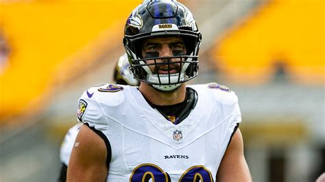 Ravens' Mark Andrews helps save woman’s life on flight | Fox News