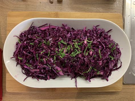 Simple raw red cabbage salad - Kitchenette Recipes