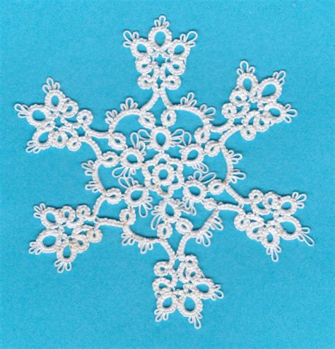 Tatting and not a lot else!: Robin's snowflake