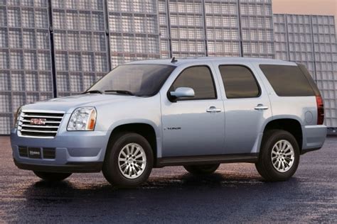 Used 2013 GMC Yukon Hybrid Denali SUV Review & Ratings | Edmunds