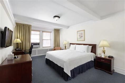 Salisbury Hotel, New York City - Compare Deals