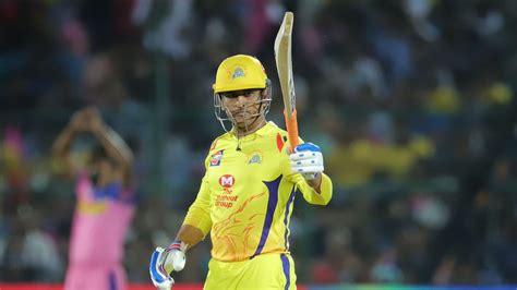 Watch video: IPL 2020: Dhoni Sounds Warning Bell, Smashes 5 Sixes in Practise