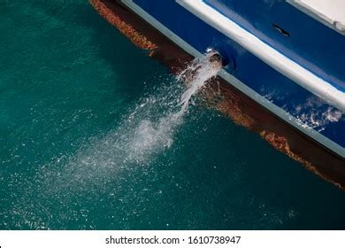 58 imágenes de Scupper on ship - Imágenes, fotos y vectores de stock | Shutterstock