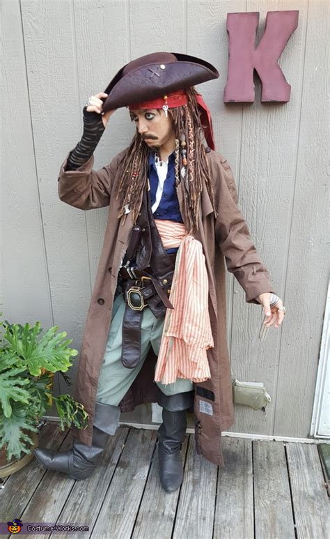 Jack Sparrow Costume | Unique DIY Costumes - Photo 4/5