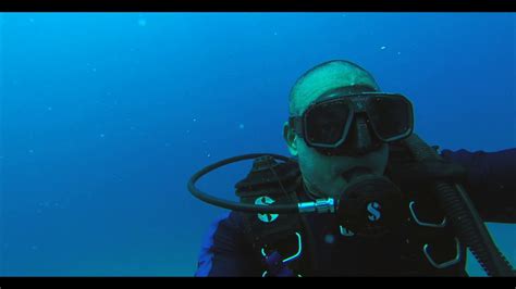 SCUBA DIVING - PONTA DO OURO - YouTube