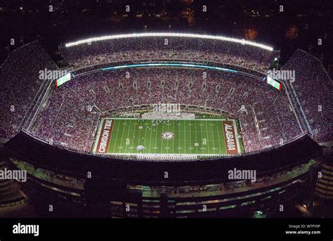 Aerial view of the University of Alabama football stadium, Tuscaloosa ...