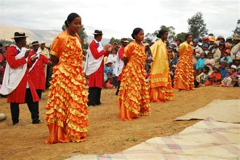 #Découvrir Madagascar via les costumes traditionnels de ses #18 ethnies ...