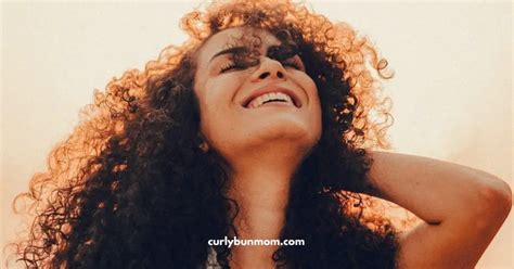 How to Use Coconut Oil for Curly Hair in 5 Ways: Everything You Need to ...