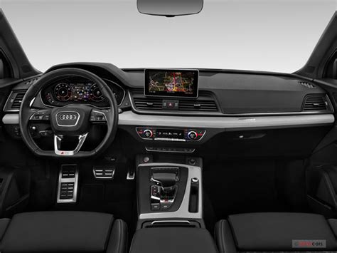 2020 Audi Q5 Pictures: Dashboard | U.S. News & World Report