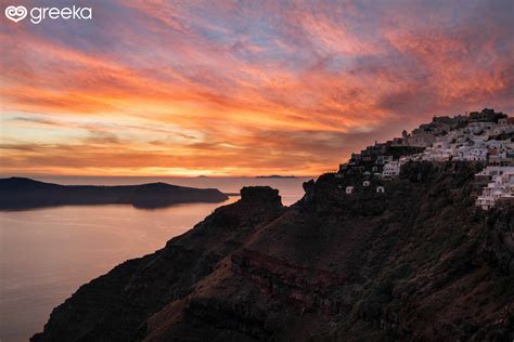 Sunset in Santorini, Greece | Greeka