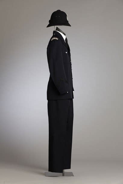 New Zealand Police uniform - New Zealand Fashion Museum