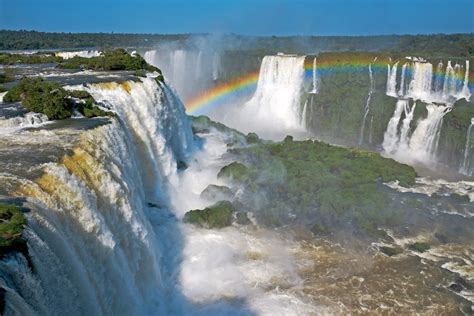 Iguazu Falls, The Stunning Waterfall in Argentina / Brazil - Traveldigg.com