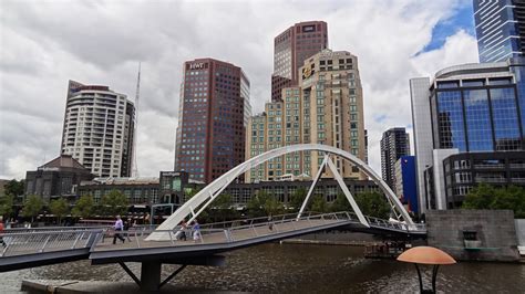 NixPixMix: PEDESTRIAN BRIDGE OVER YARRA RIVER, MELBOURNE