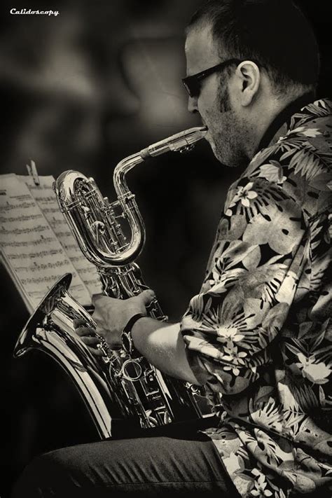 calidoscopy slide show: Baritone sax player