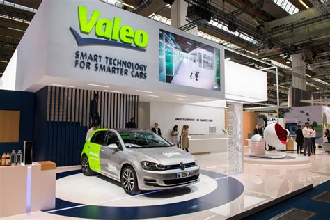 Valeo counts on EVs, safety tech to meet new goals | Plastics News