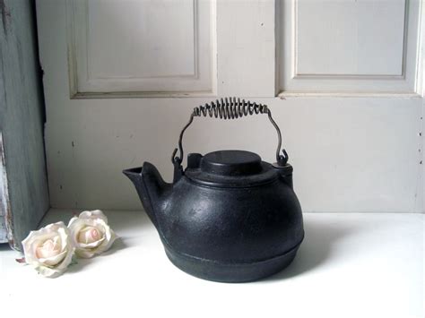 Antique Cast Iron Kettle Tea Pot Wagner Ware by WillowsEndCottage