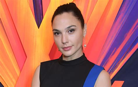 'Wonder Woman' actress Gal Gadot details how she cut top off her finger - TGM Radio