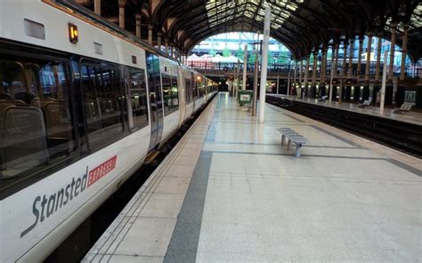 Trains Stansted Airport to London - Cheap Train Tickets - HappyRail