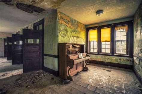 Striking Pictures of Abandoned Asylums in the U.S. | Abandoned asylums, Abandoned, Abandoned places