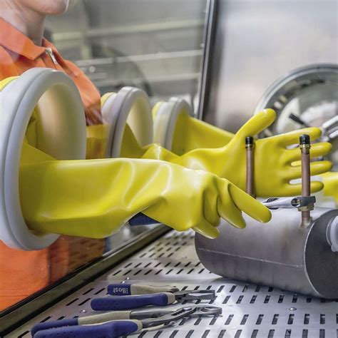 Isolator Glove - Critical Environment Solutions