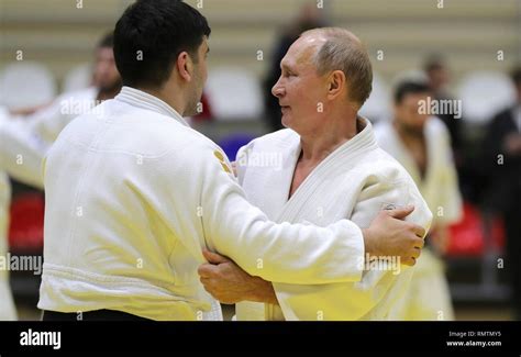 Vladimir putin judo 2019 hi-res stock photography and images - Alamy