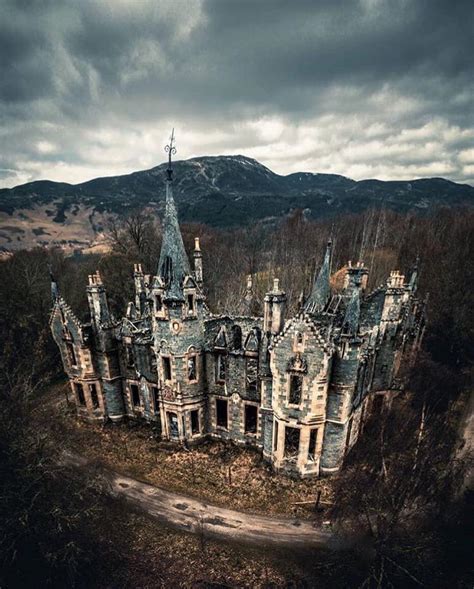 Abandoned Castle in Scotland : r/AbandonedPorn