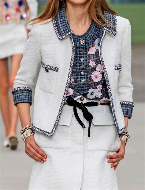 CHANEL RESORT 2020 | Runway fashion, Chanel resort, Chanel fashion