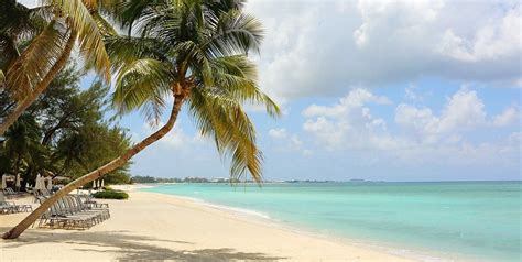 14 Best Grand Cayman Resorts on Seven Mile Beach - HotelsCombined 14 ...